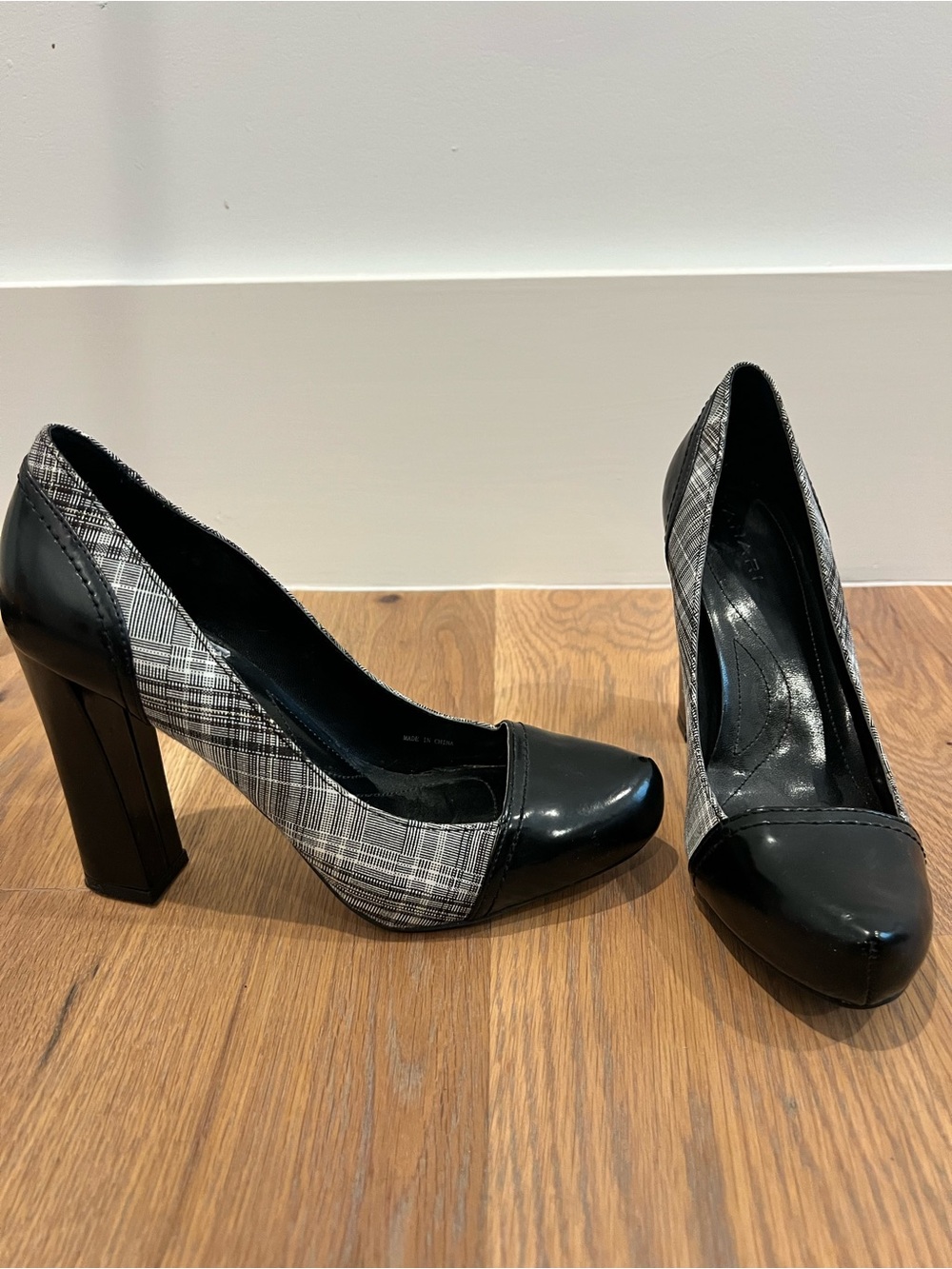 Tahari Laurie Plaid & Patent Leather Platform Heels (US Women 6.5)